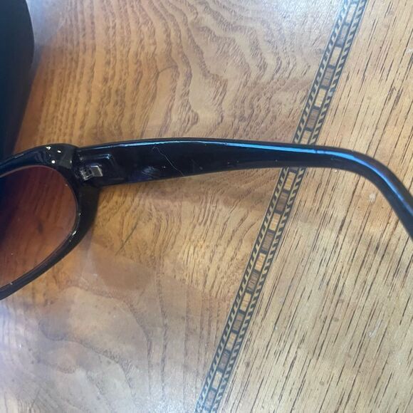 Chic Sunglasses & Case Nice Fit! Chic Sunglasses & Case Nice Fit! main image 3